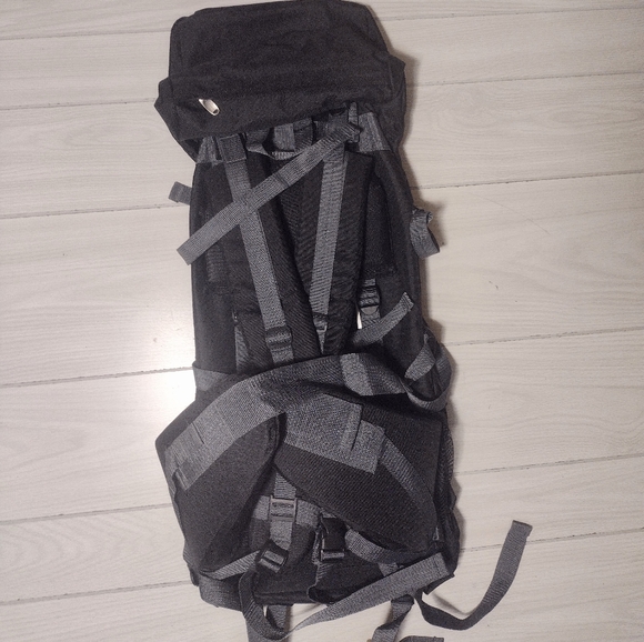Brand New, Everest (8045DLX )600 Denier Polyester Hiking Backpack 28 inches NEW! - Picture 4 of 4